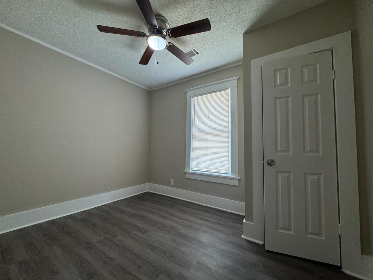 978 Leath St - Photo 5 of 20