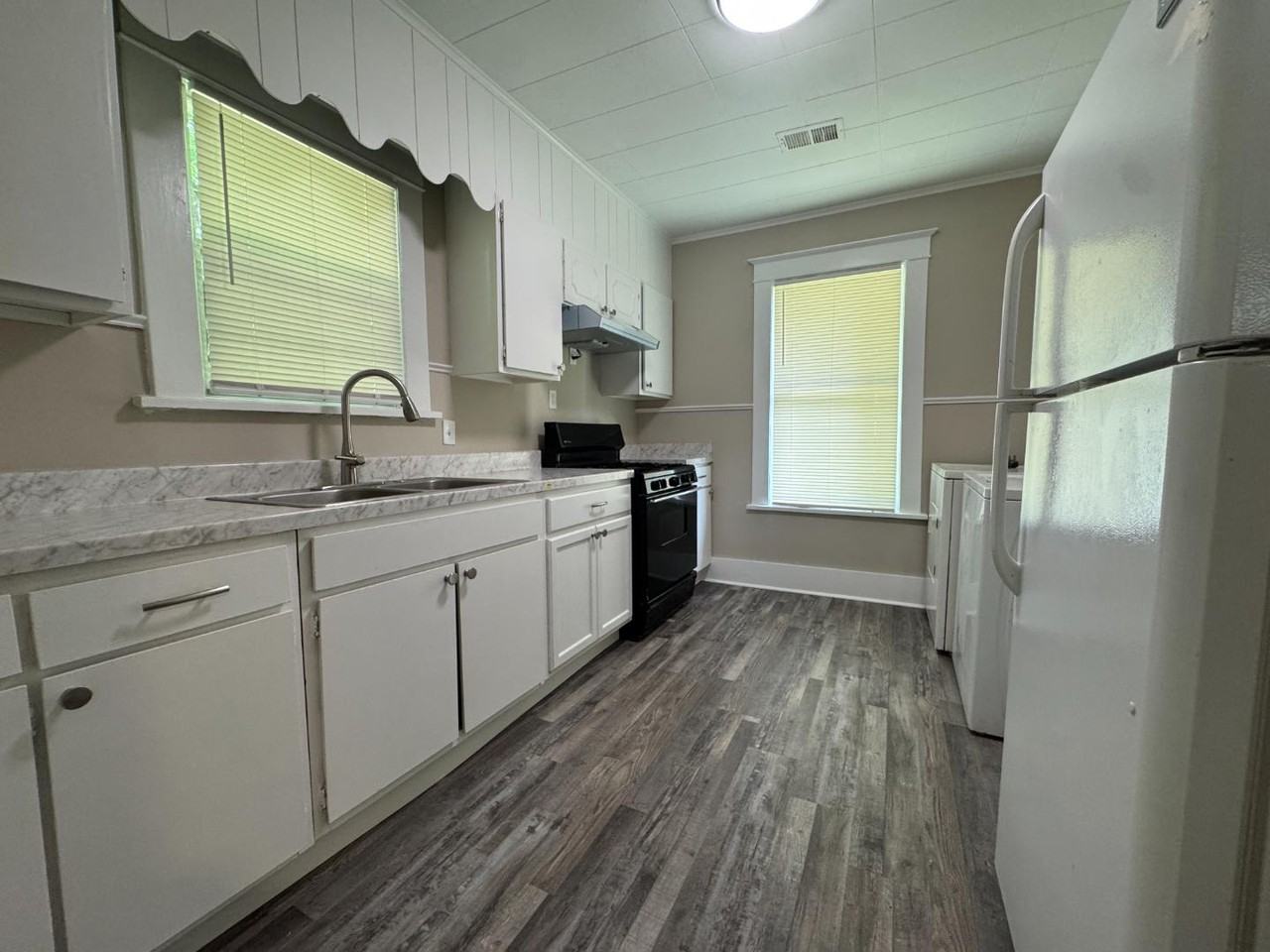 978 Leath St - Photo 6 of 20