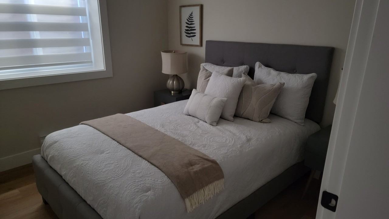 Grandview Heights 2BR - Photo 3 of 6