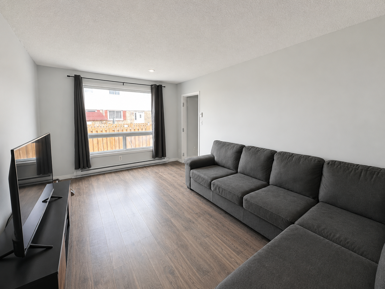 14-15 Tracey Park Drive - Photo 3 of 12