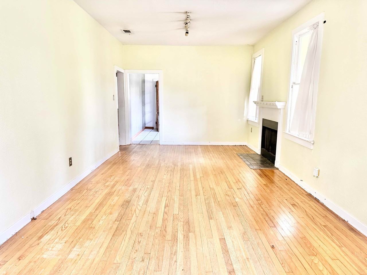 2090 Broussard St #1 - Photo 4 of 12