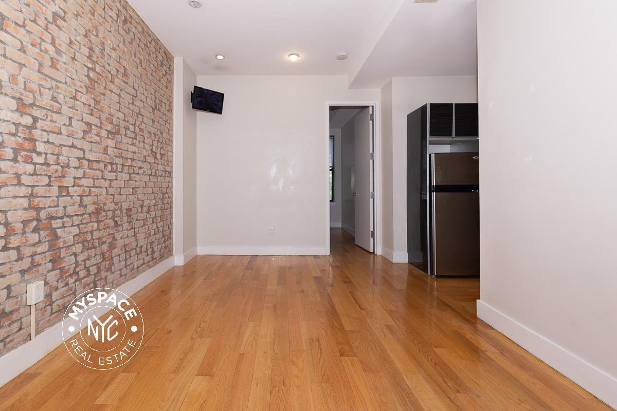 772 Jefferson Ave #3L - Photo 4 of 15