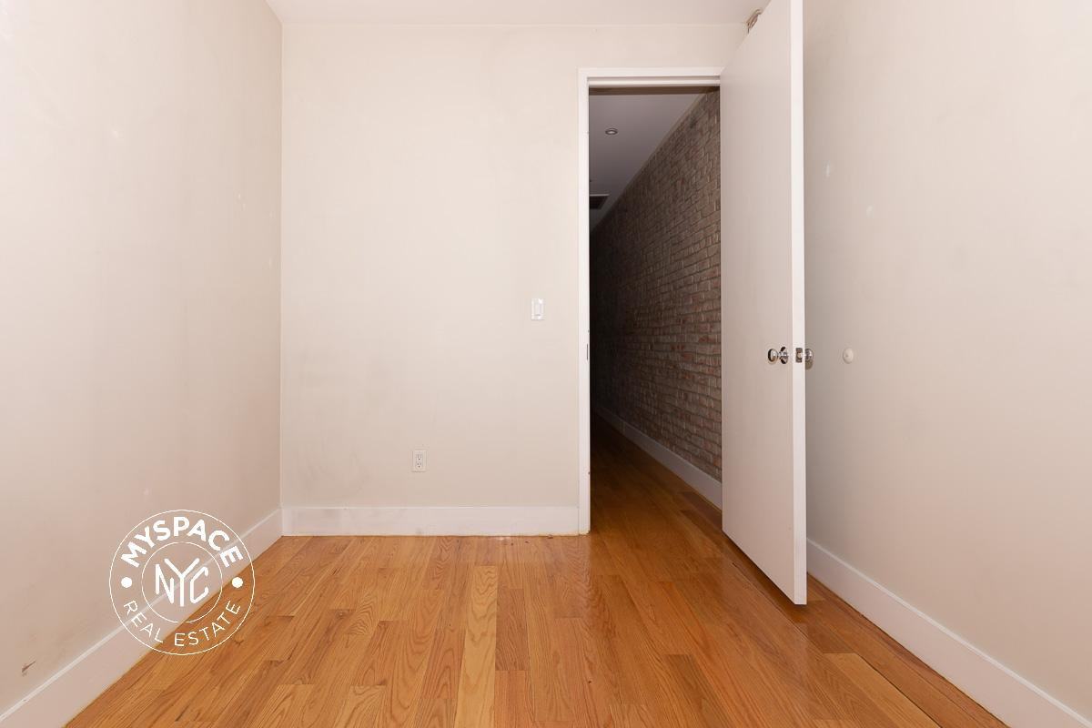 772 Jefferson Ave #3L - Photo 6 of 15