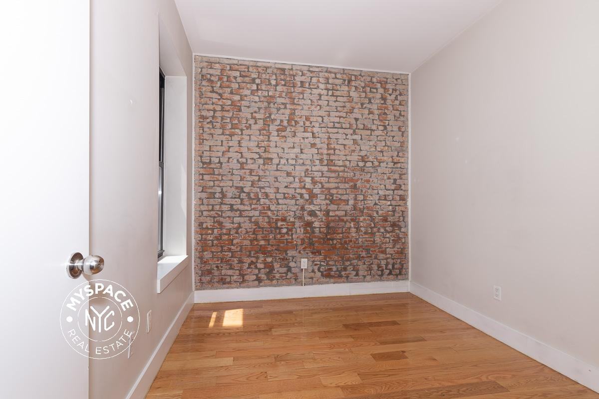 772 Jefferson Ave #3L - Photo 7 of 15