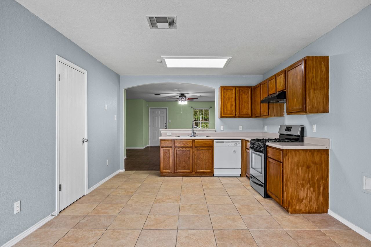 17305 Dashwood Creek Dr #1 - Photo 7 of 12