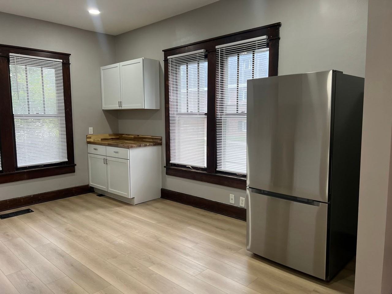 223 E 8th St - Photo 5 of 13