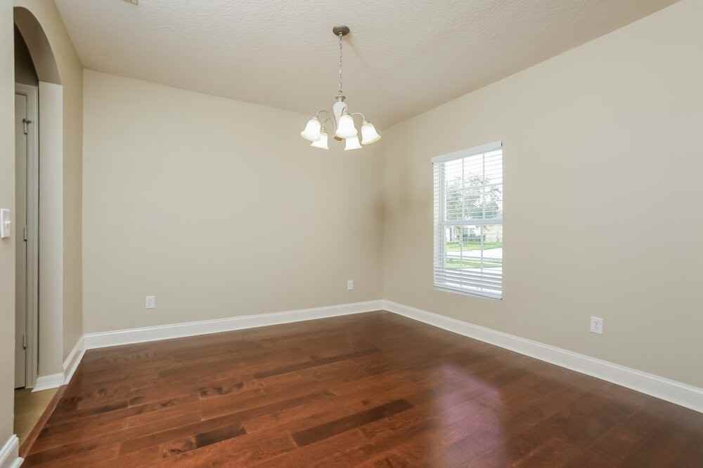 491 Shirley Dr - Photo 4 of 16