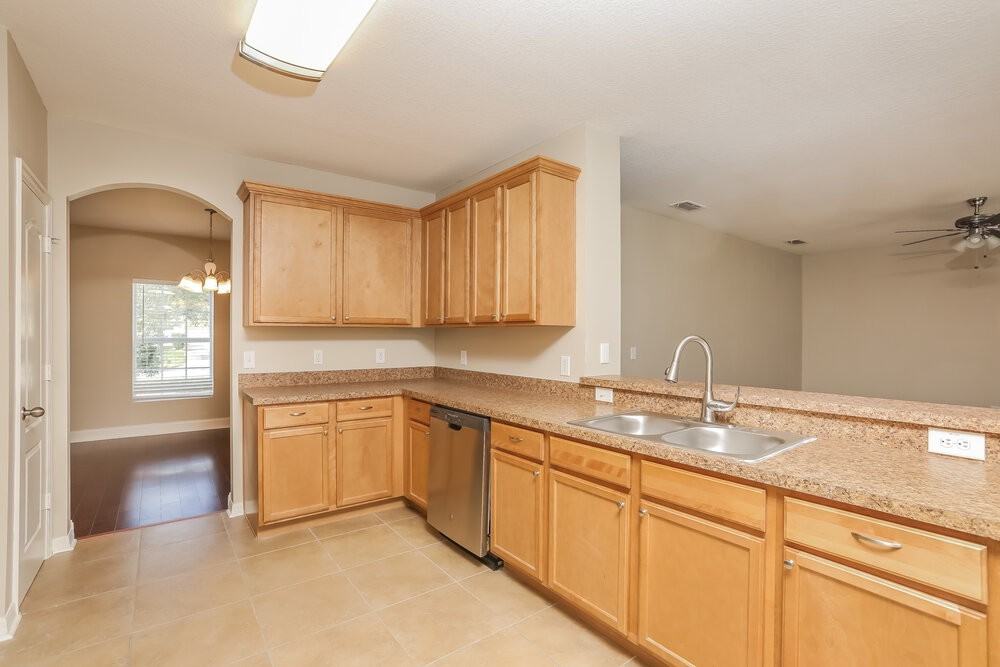 491 Shirley Dr - Photo 6 of 16