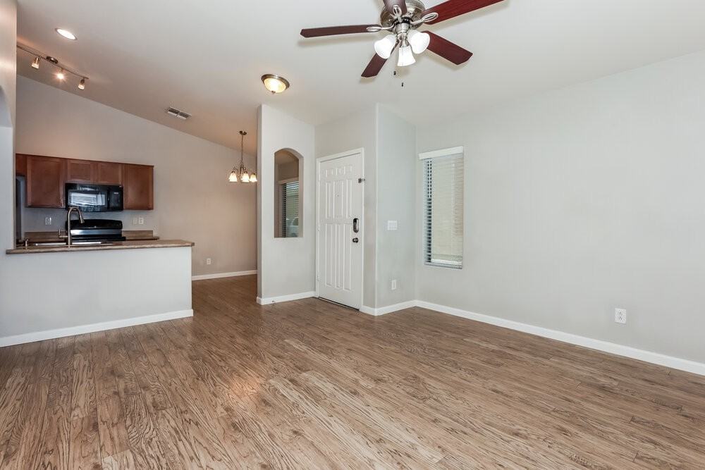 1631 W San Tan Hills Dr - Photo 4 of 16