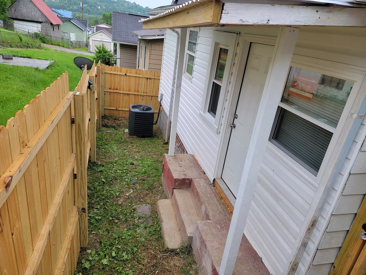 920 Hendrix Ave #1 - Photo 4 of 26