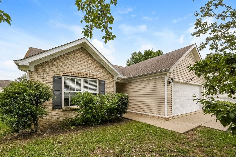 1413 Chesterbrook Ct - Photo 3 of 16
