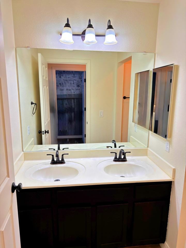 808 N Winthrop Cir #1 - Photo 7 of 10
