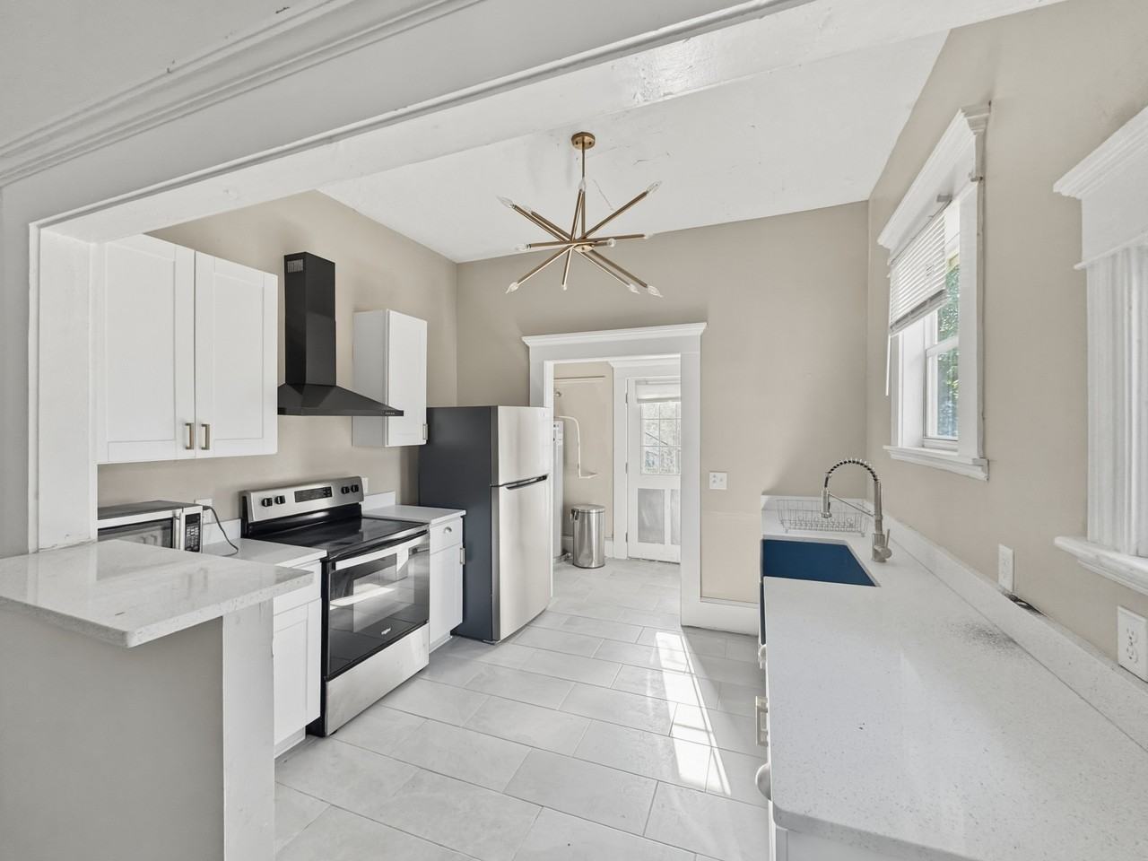 1831 N Laura St #1 - Photo 3 of 11