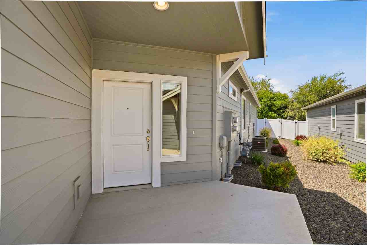 1231 N Tschirley Rd #1 - Photo 2 of 29