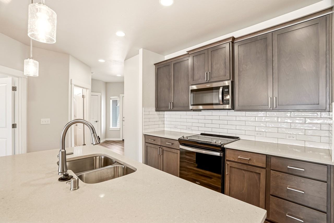 1231 N Tschirley Rd #1 - Photo 3 of 29