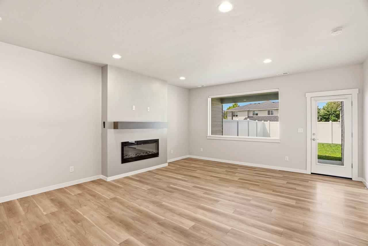 1231 N Tschirley Rd #1 - Photo 4 of 29