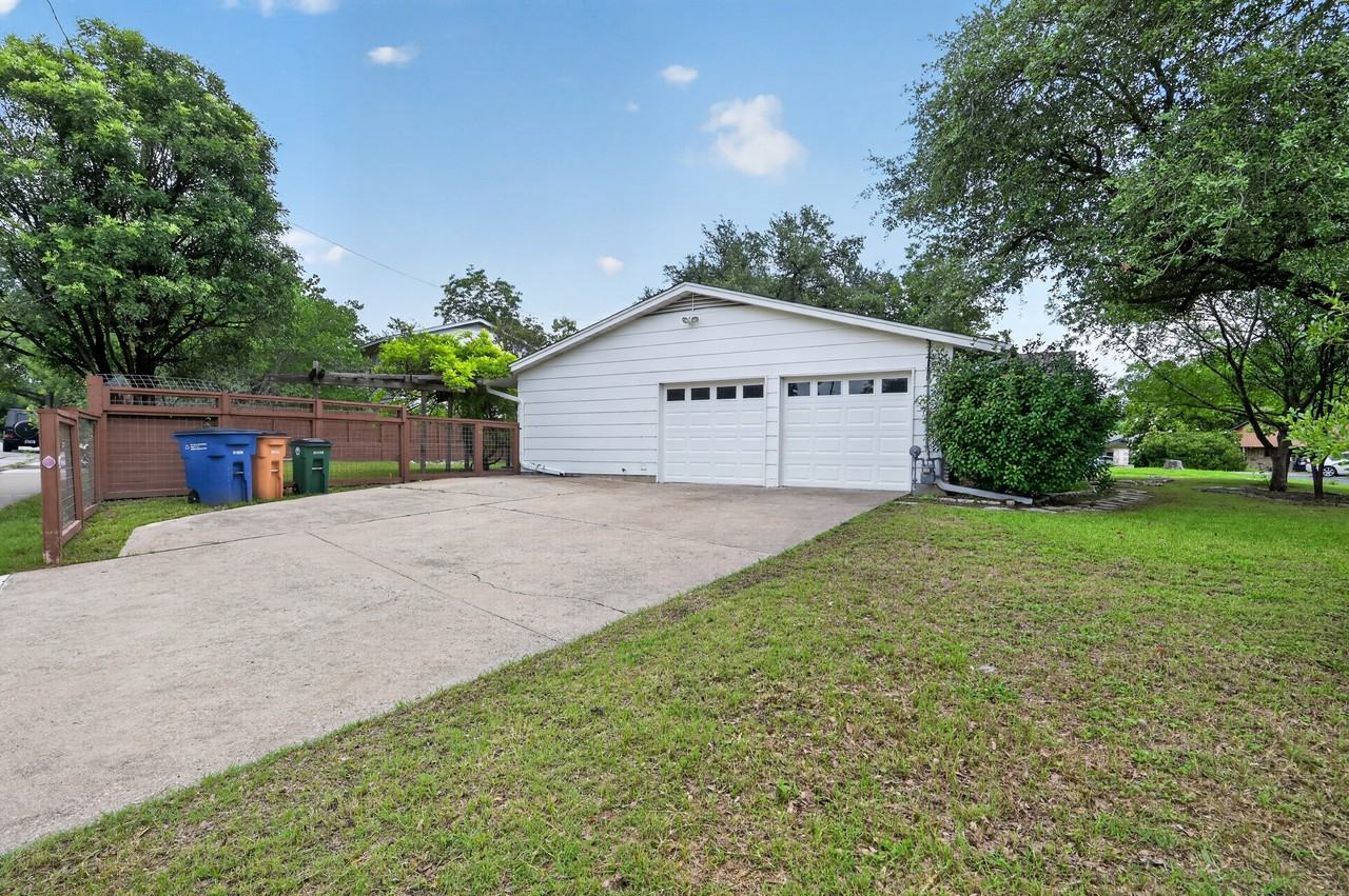 6700 La Salle Dr #1 - Photo 4 of 35