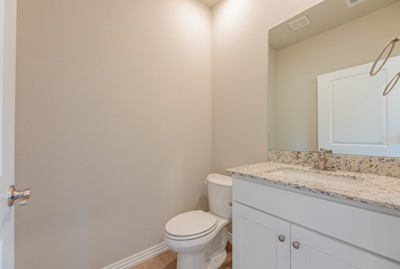 1607 Sw Casuarina Dr #2 - Photo 5 of 27