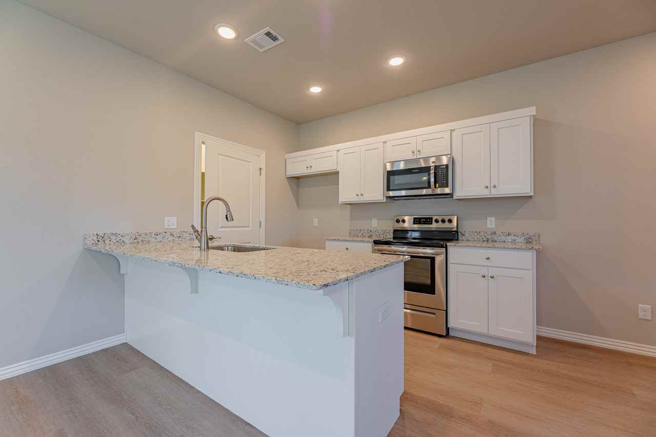 1607 Sw Casuarina Dr #2 - Photo 6 of 27