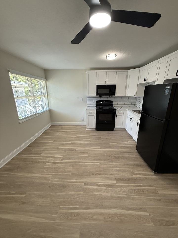201 East Ocean View AveUnit 4 - Photo 4 of 7