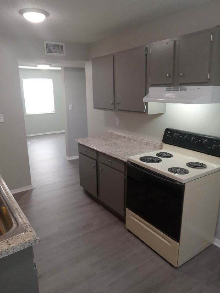 The Cove On Tazewell - Photo 5 of 17