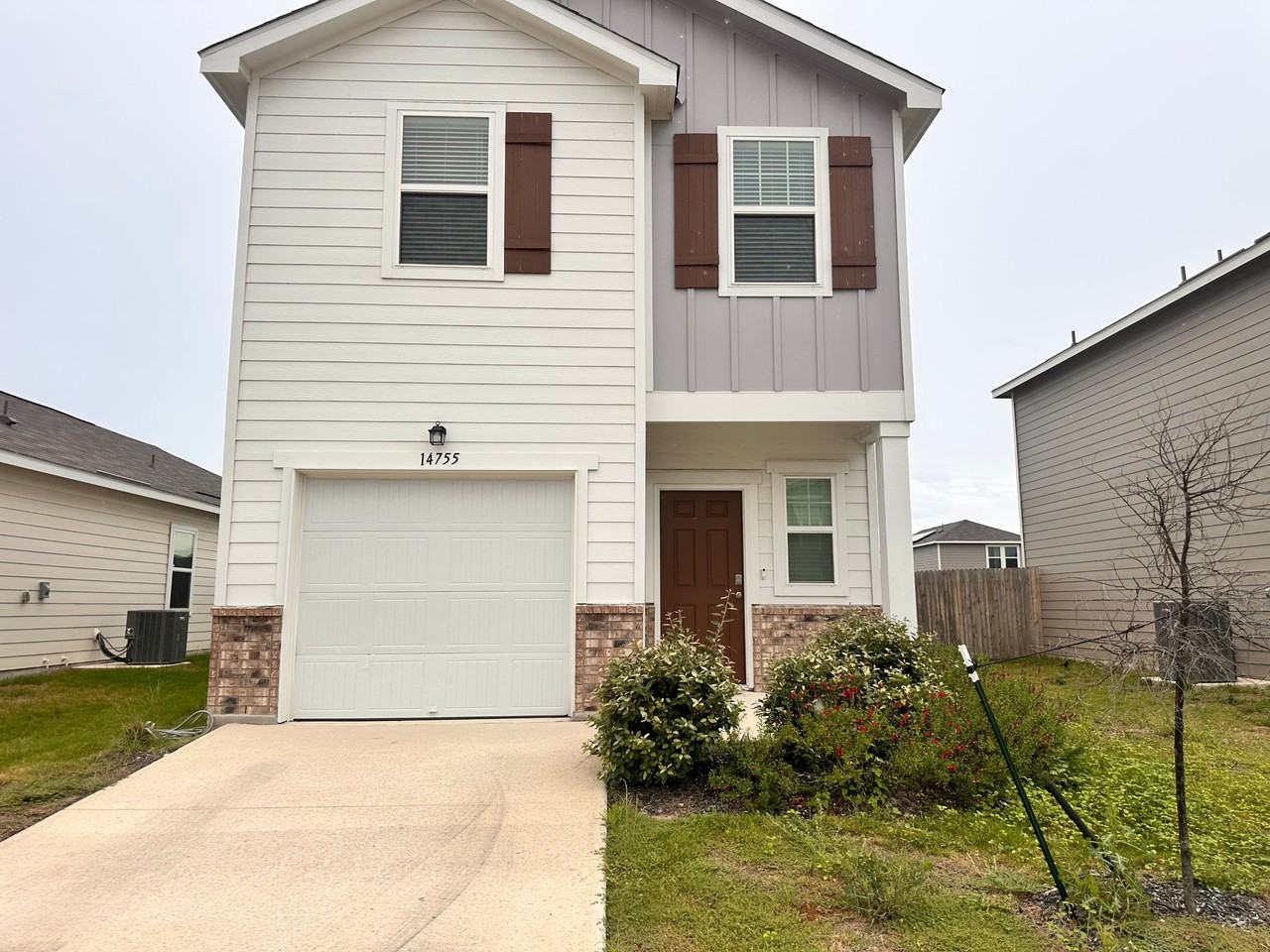 14755 Maple Ter - Photo 2 of 36