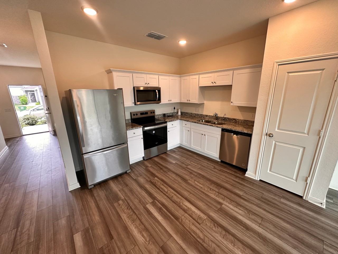 14755 Maple Ter - Photo 7 of 36