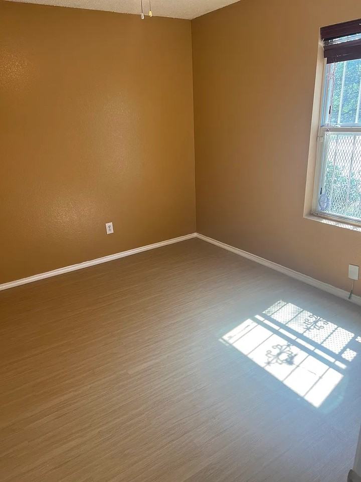 7646 Concordia Ln - Photo 5 of 15