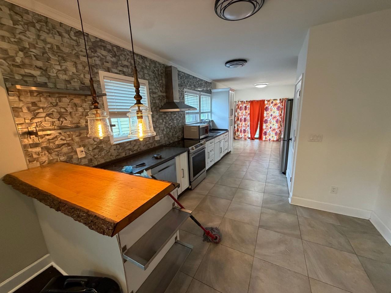 984 Dill Ave Sw - Photo 7 of 50