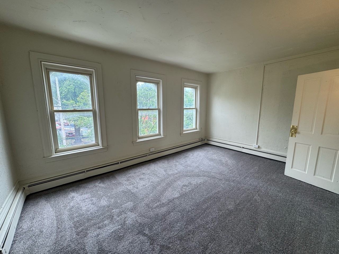 320 S Queen St #2 - Photo 4 of 14