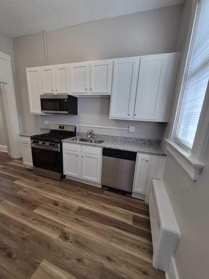 638640 6th Ave #638-2 - Photo 3 of 28
