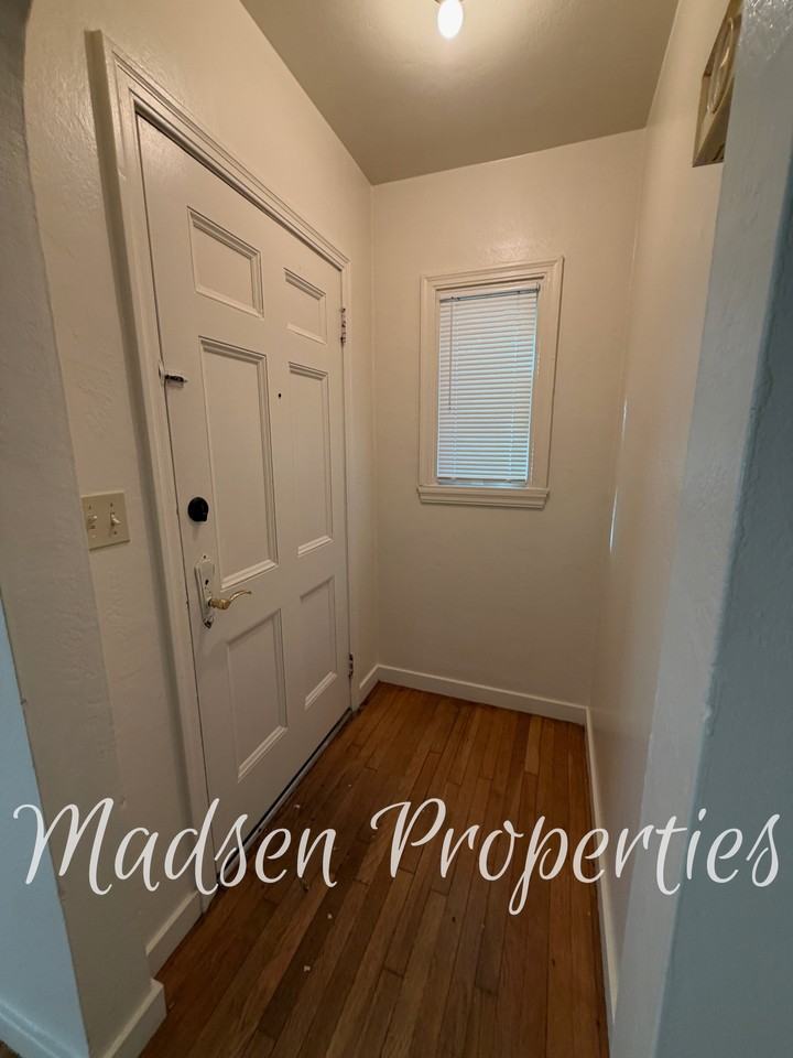 432 W 1st Ave #1 - Photo 2 of 40