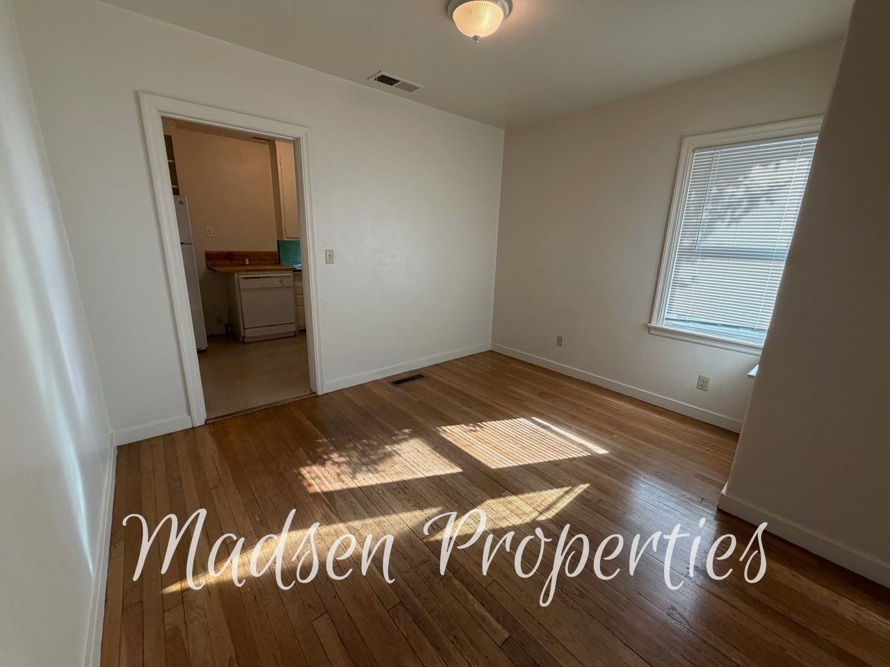 432 W 1st Ave #1 - Photo 5 of 40