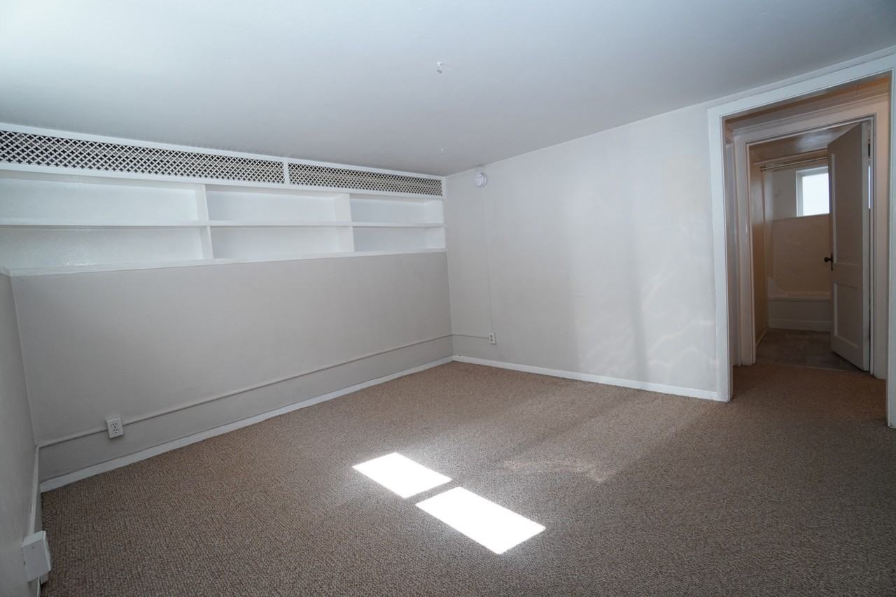 2506 W Woodlawn Ave #4 - Photo 5 of 37