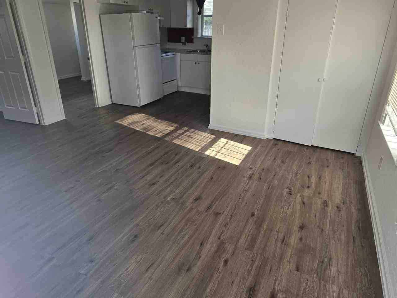 306 - 314 N Lakeside Ct - Photo 3 of 8