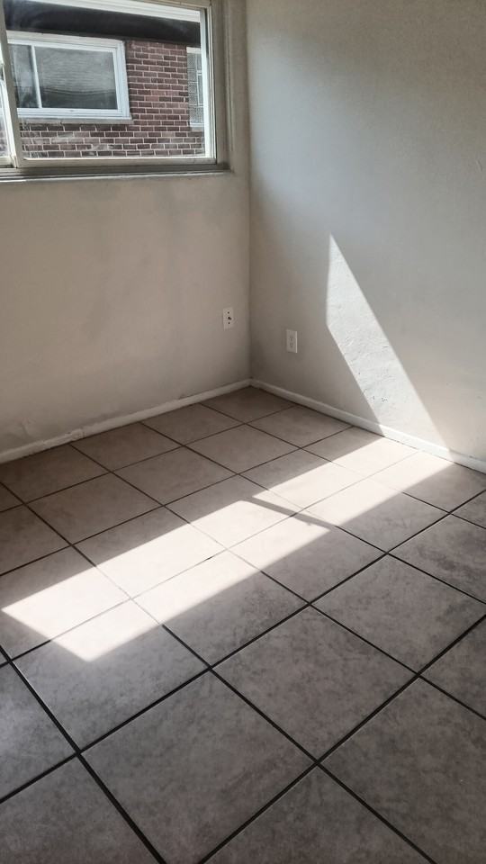 1057 Neville Ave - Photo 3 of 13