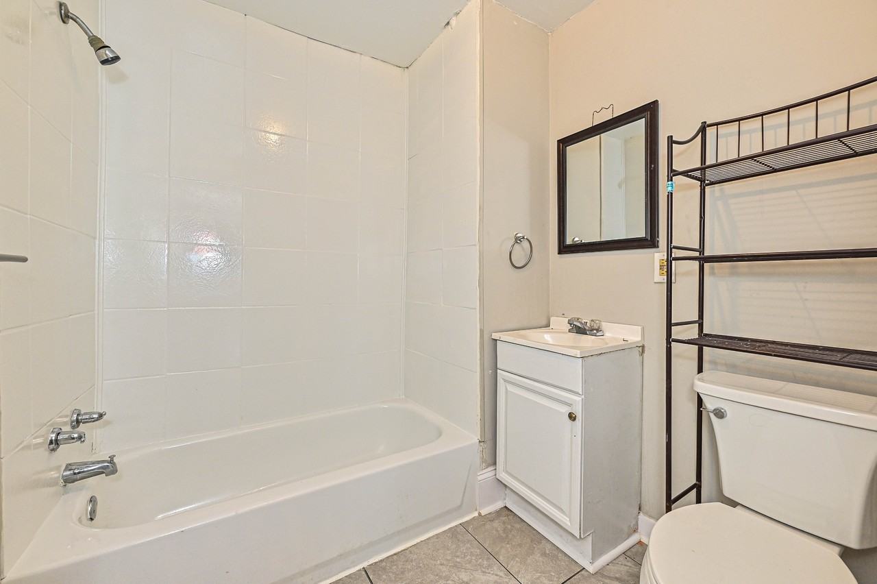 708 S Hayne St #1 - Photo 5 of 18