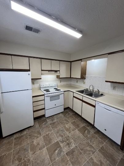 516 Cantebury Dr #B - Photo 4 of 10