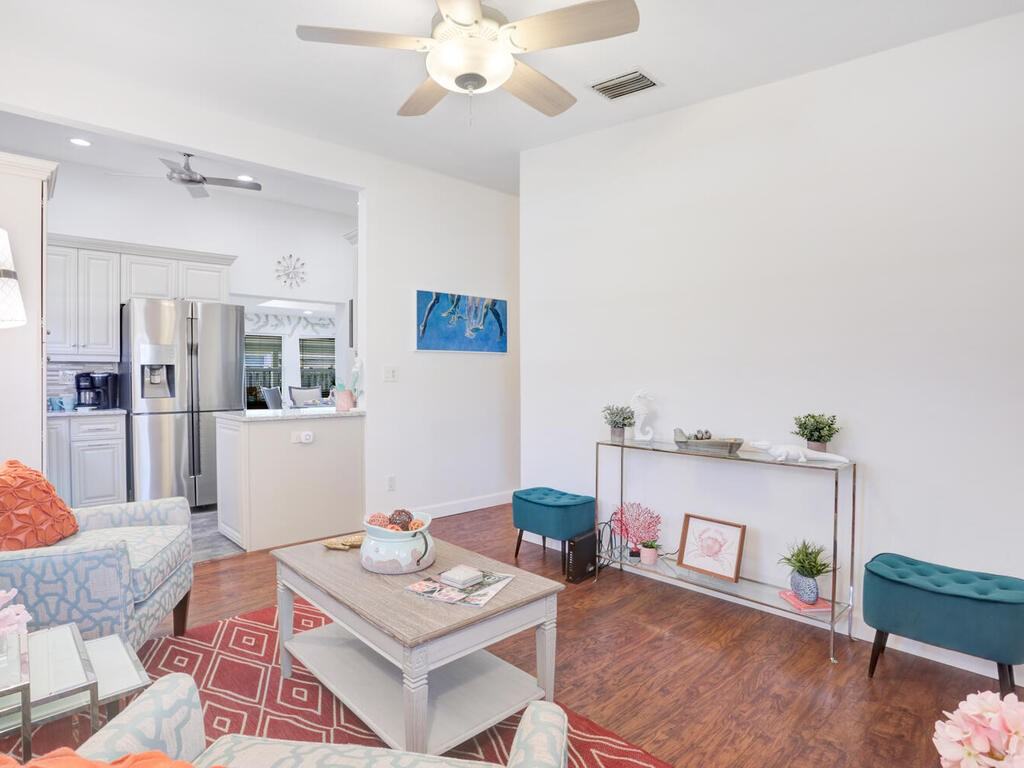 784 11th St N #1 - Photo 4 of 31