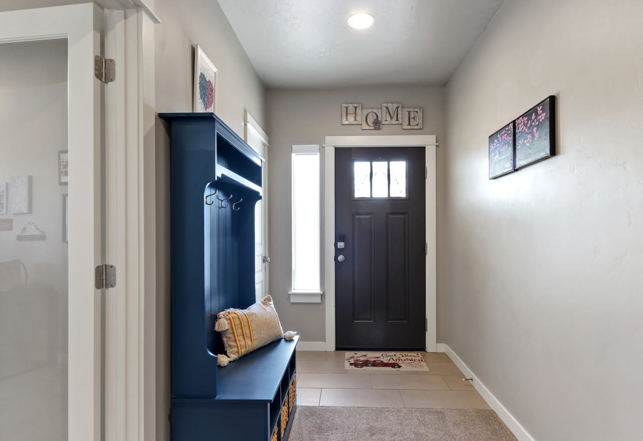 696 Alpine Lake St #1 - Photo 3 of 31