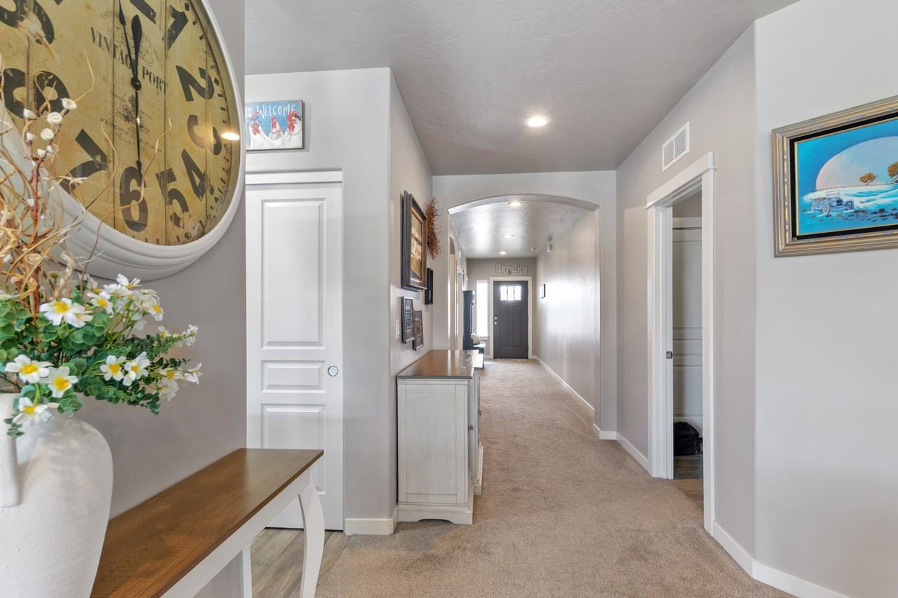 696 Alpine Lake St #1 - Photo 5 of 31