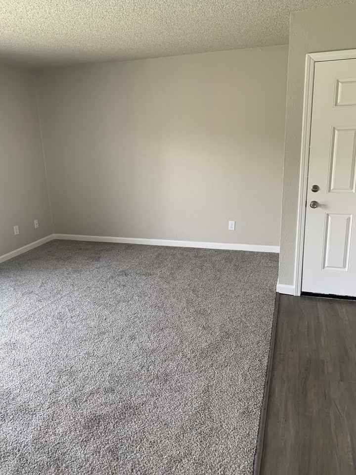 Dry Creek Apartments - Photo 3 of 5