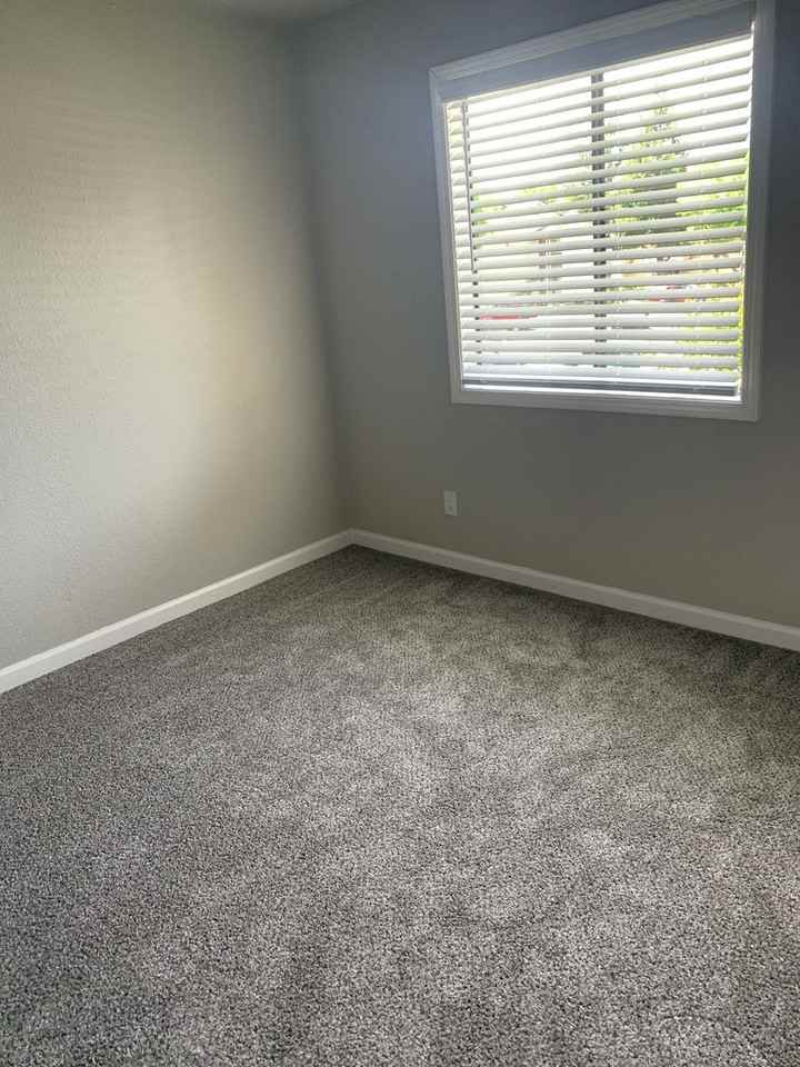 Dry Creek Apartments - Photo 4 of 5
