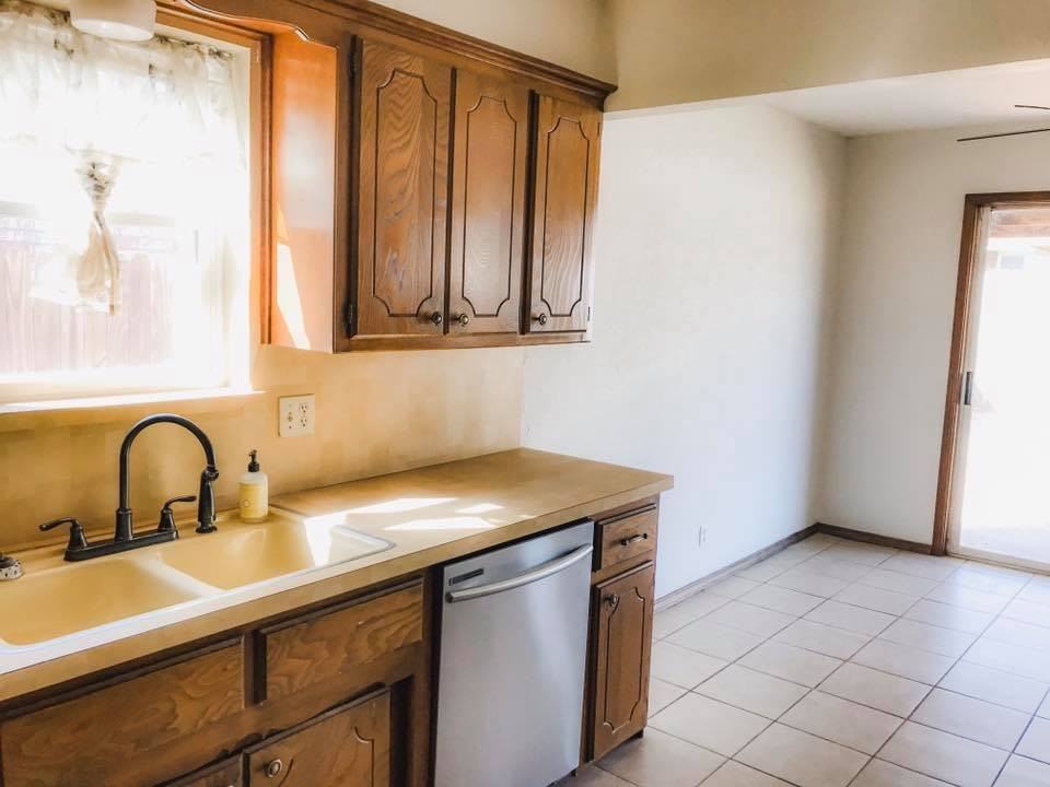925 Saint James Ct #1 - Photo 6 of 10