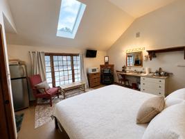 featured image of 651 River Rd #6