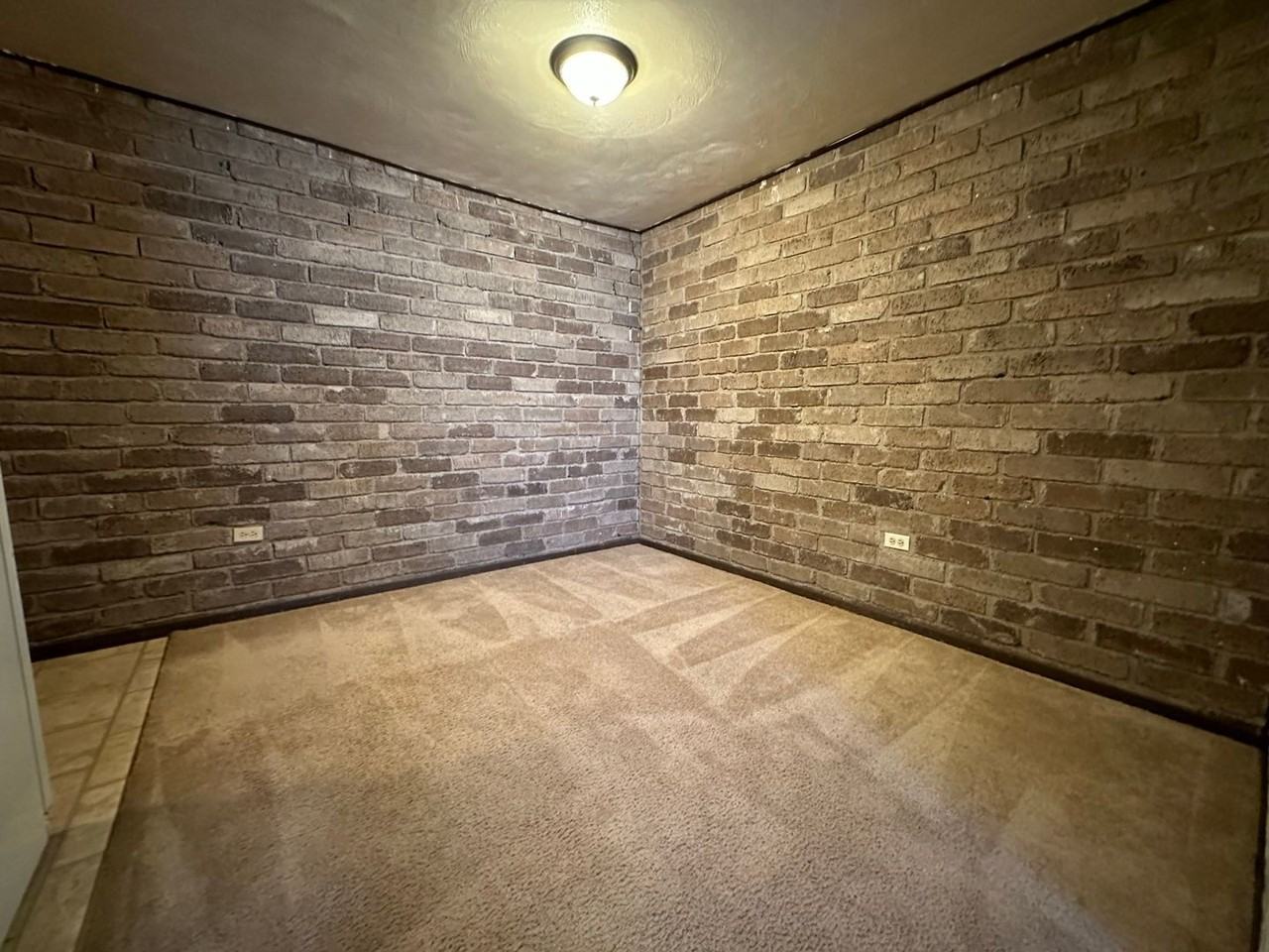 607 Kellywood Mnr - Photo 4 of 9