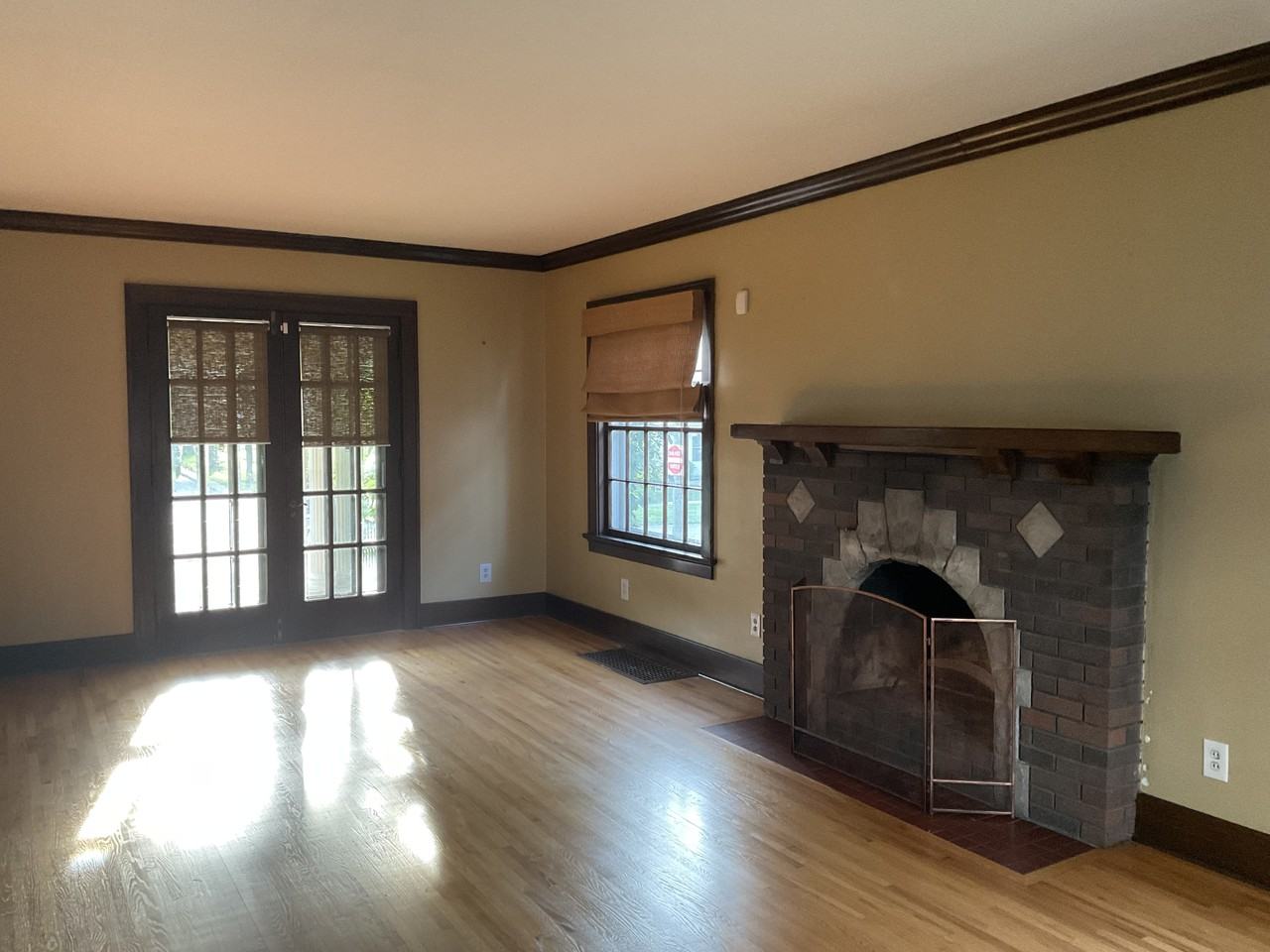 3621 Hoagland Ave #1 - Photo 4 of 16