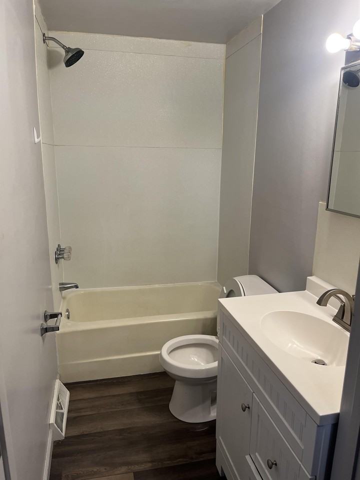 16 E 1st Ave #16 - Photo 5 of 10