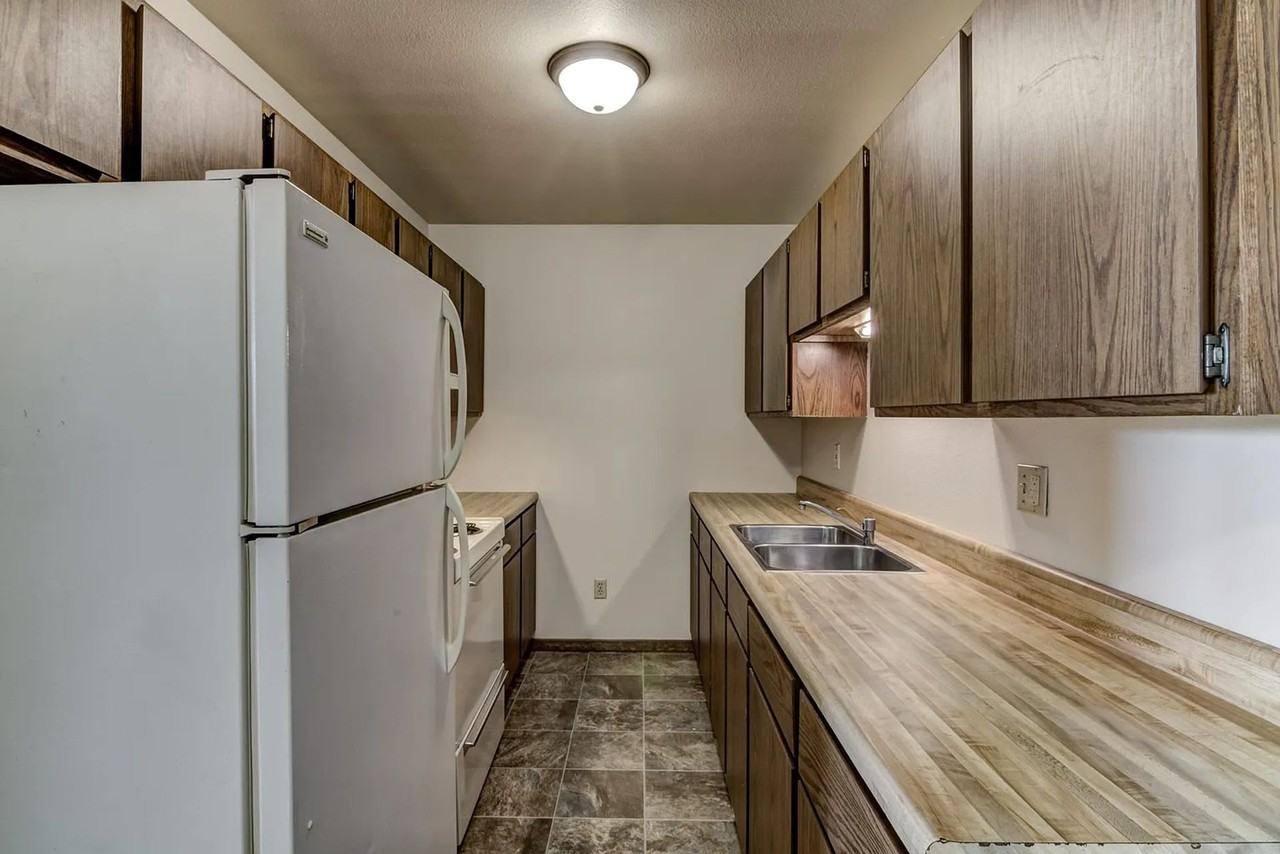 1117 Imperial Circle - Photo 3 of 16