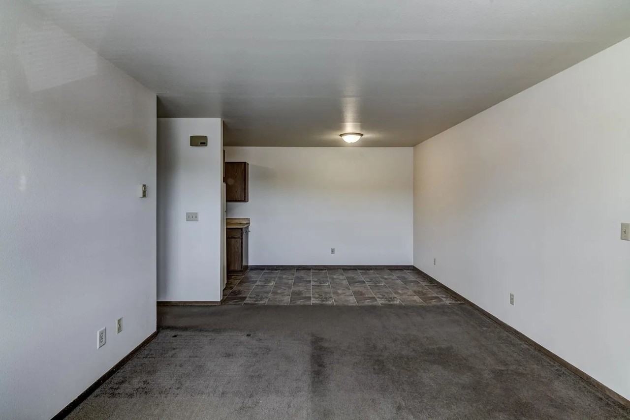 1117 Imperial Circle - Photo 7 of 16